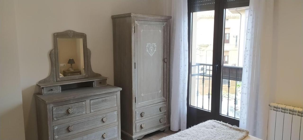 Cuzcurrita-Río Tirón Apartamentos Antonia מראה חיצוני תמונה